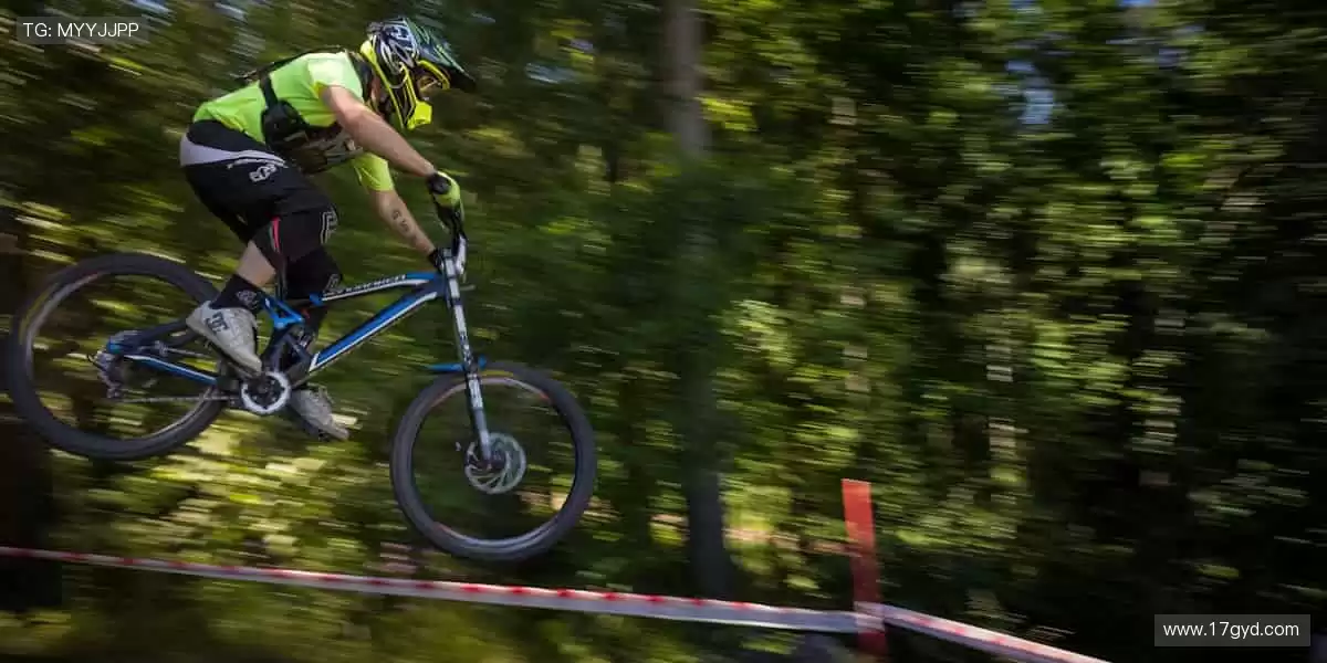 🌟 从赛场到生活，周边让热爱无处不在！